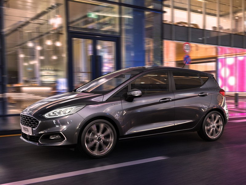 Ford (mírně) elektrifikuje Fiestu
